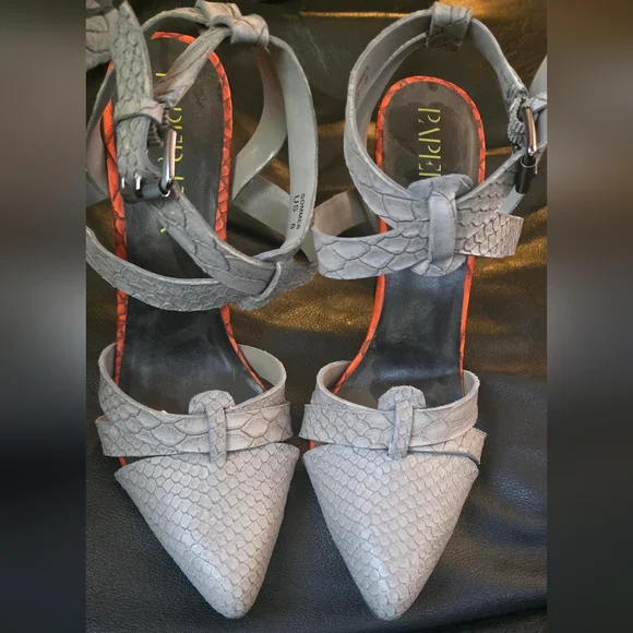 HOST PICK! 🎉🎊Paper Fox Gray faux snakeskin Strappy Women's Heels sz8 NIB - Picture 2 of 7
